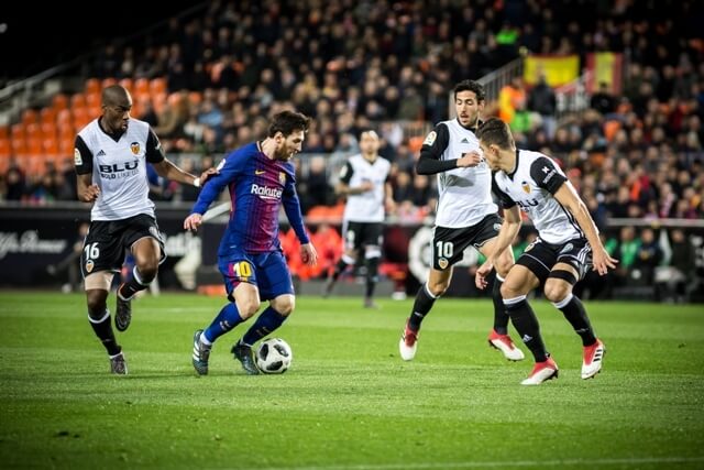 48支球队的世界杯，总感觉有点把大象装进冰箱里的意思。